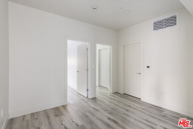Building Photo - 3210 Verdugo Rd