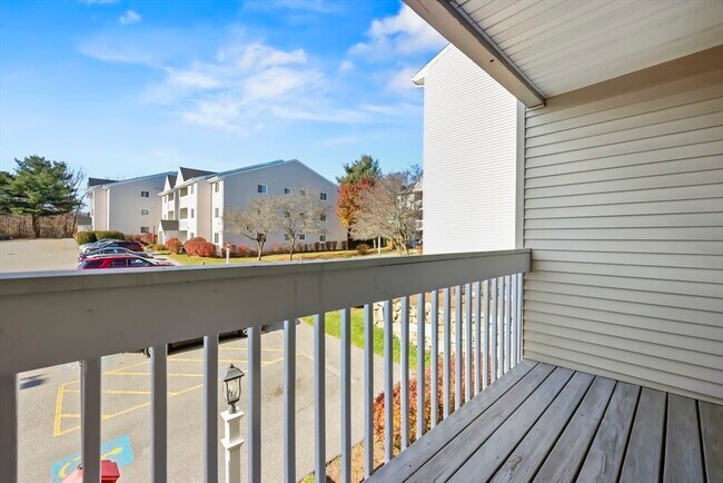 Building Photo - 15 Bower Rd