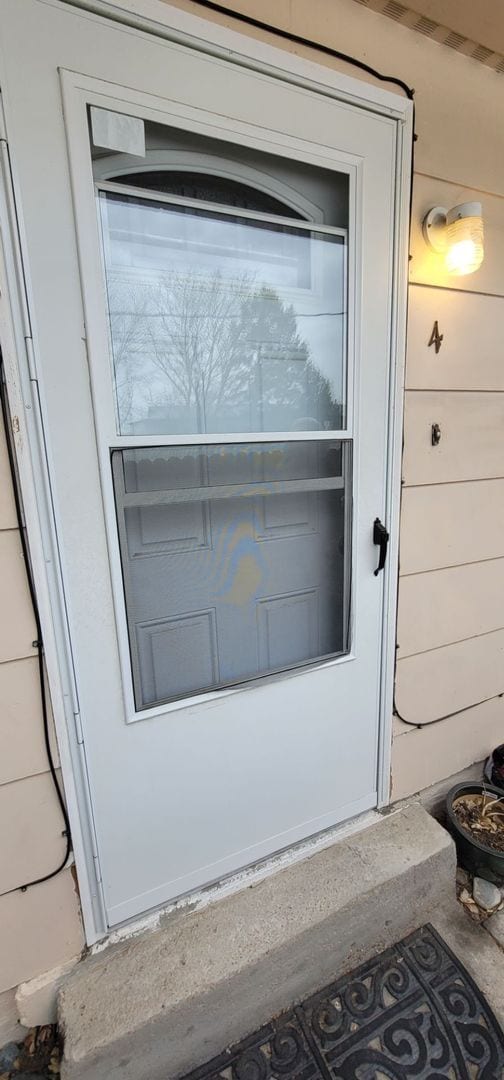 Building Photo - $1250 | 1BR/1BA | Cute Condo in a Fourplex...