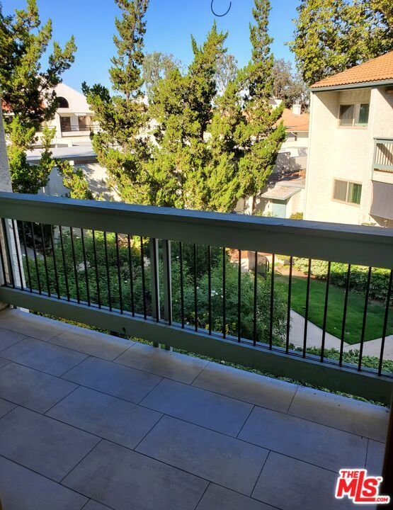 Building Photo - 4726 Park Granada