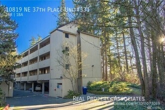 Building Photo - 10819 NE 37th Pl