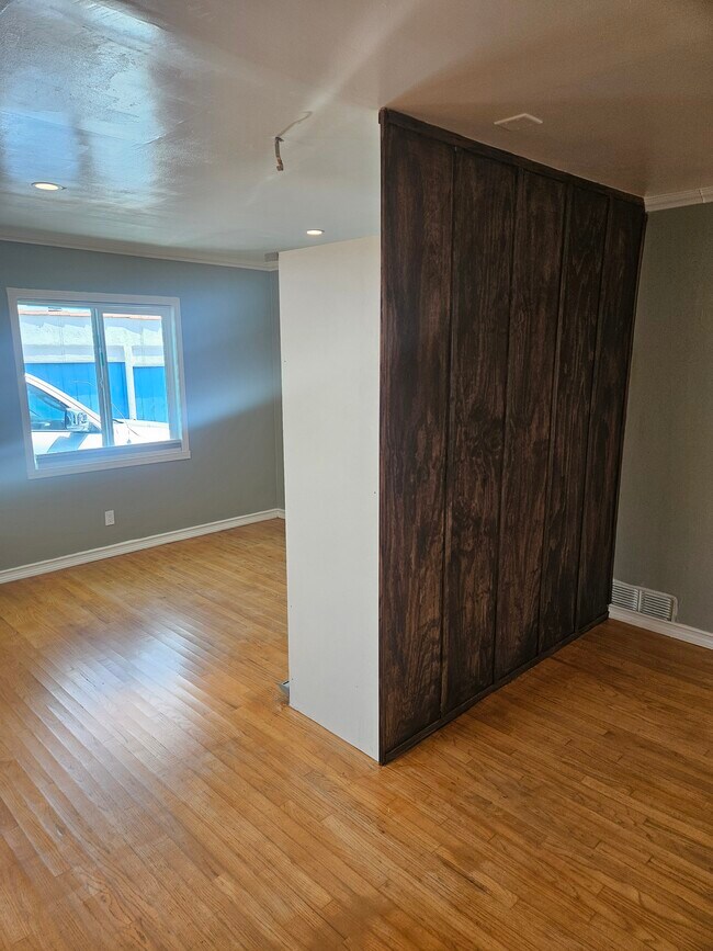 Bedroom and closet - 838 Pacific St