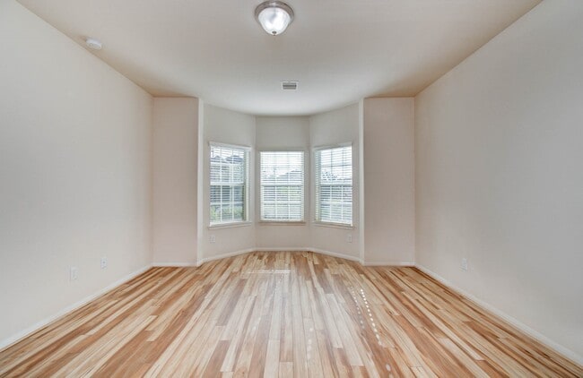 Building Photo - 7506 Pavilion Dr
