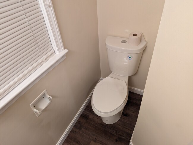 Building Photo - 41 May St