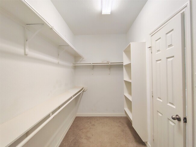 Building Photo - 10551 Paula Bluff Ln