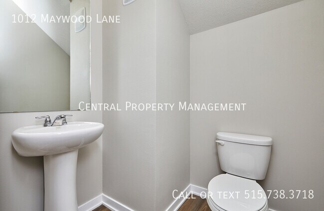 Building Photo - 1012 Maywood Ln