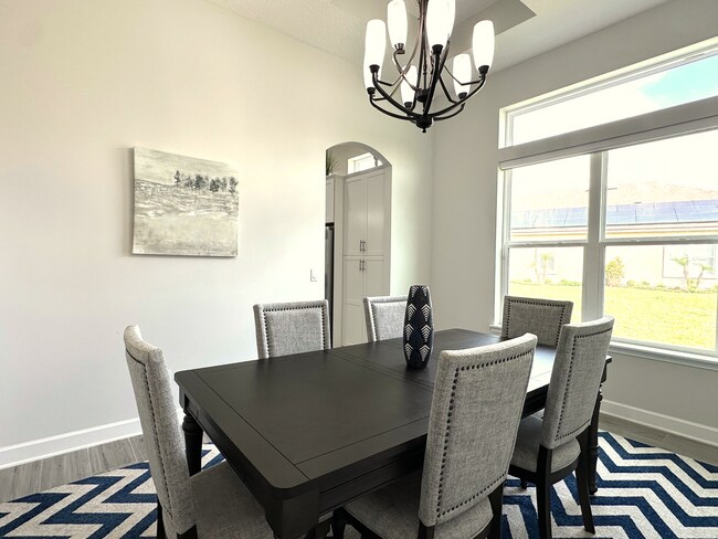 Building Photo - Fully Furnished, Stunning 4/4, Available I...