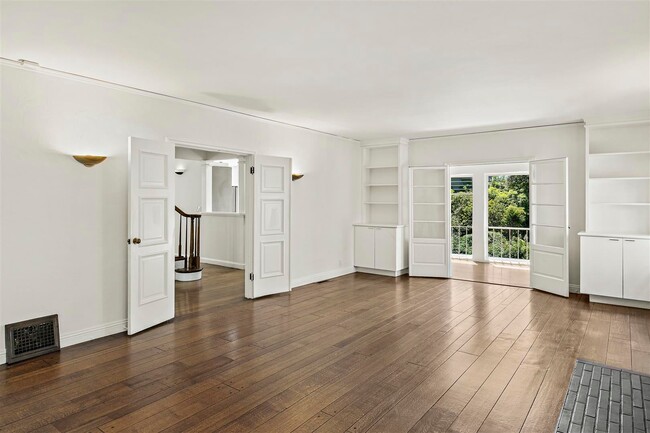 Building Photo - Large, Beautiful Upper Piedmont Home