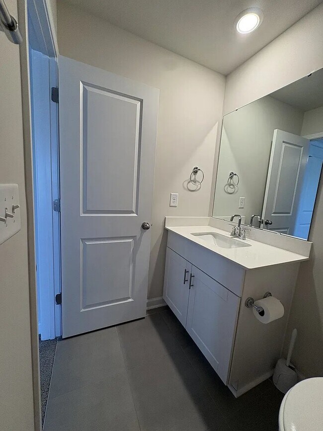 Building Photo - 2700 Grand Mdw Dr