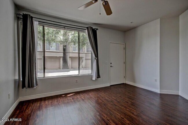 Building Photo - 1701 E Colter St