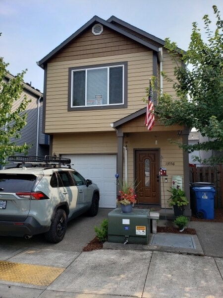 Building Photo - 13556 SE Steele St