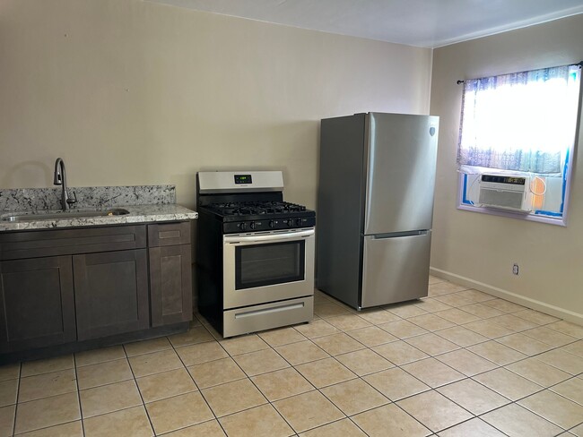 Building Photo - 4732 Cereza St