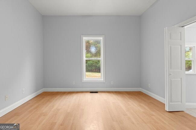 Building Photo - 235 Jenkins Rd