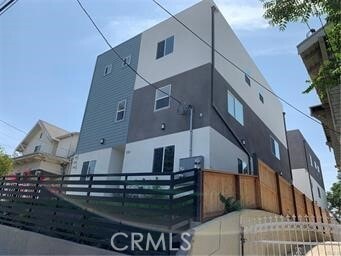 Building Photo - 1141 Irolo St