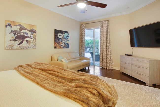 Building Photo - 136 Florence Dr