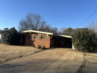 Building Photo - 1320 Lambard Dr