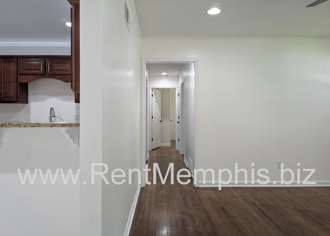 Building Photo - 5049 Alrose Ave