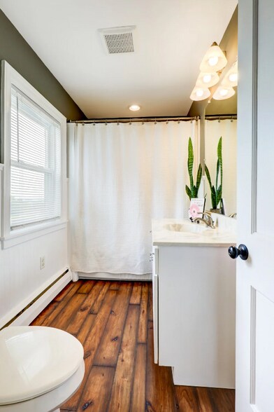 Building Photo - 306 Spring Glen Dr