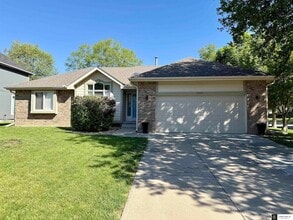 Building Photo - 2902 Blackhawk Dr