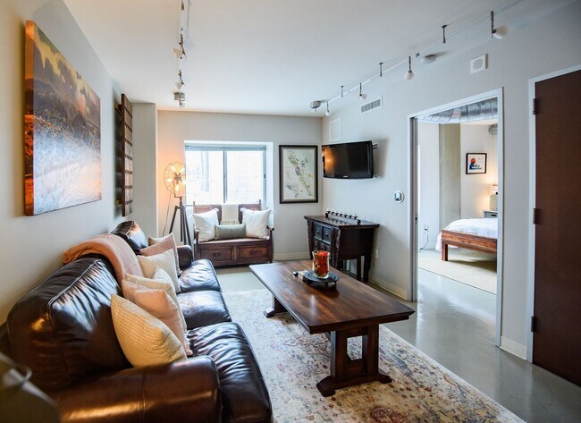 Building Photo - Authentically Cool Downtown Austin Condo | Walk Everywhere | Fully Furnished