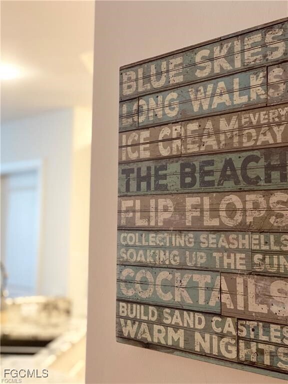 Building Photo - 572 11th Ave S