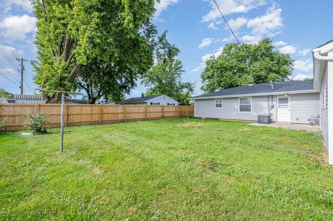 Building Photo - Stunning 3 Bed 1 Bath Ranch Home