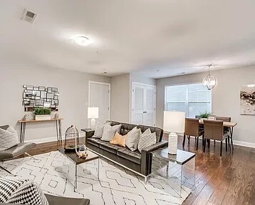 Building Photo - 1258 Holbrook Ter NE