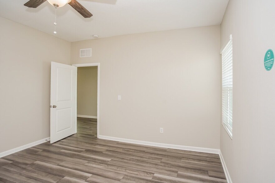 Building Photo - 924 Kelly Fern Lp
