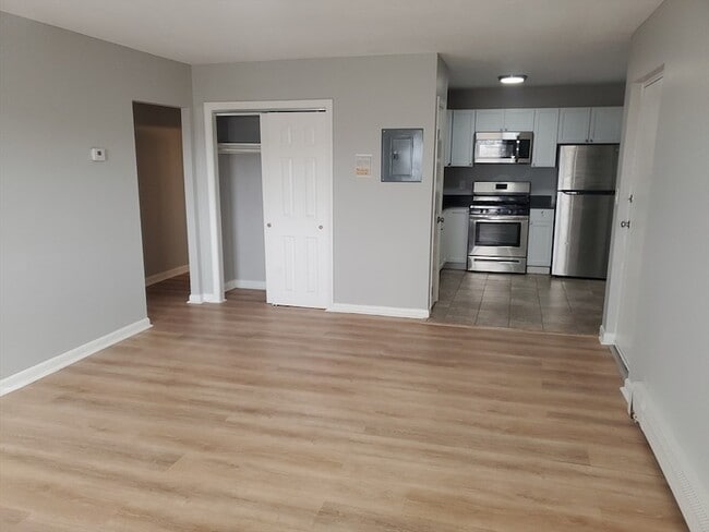 Building Photo - 215 Pearl St