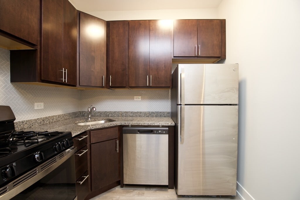 Building Photo - 4828 N Damen Ave
