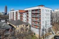 Building Photo - 525 Parkway Dr NE