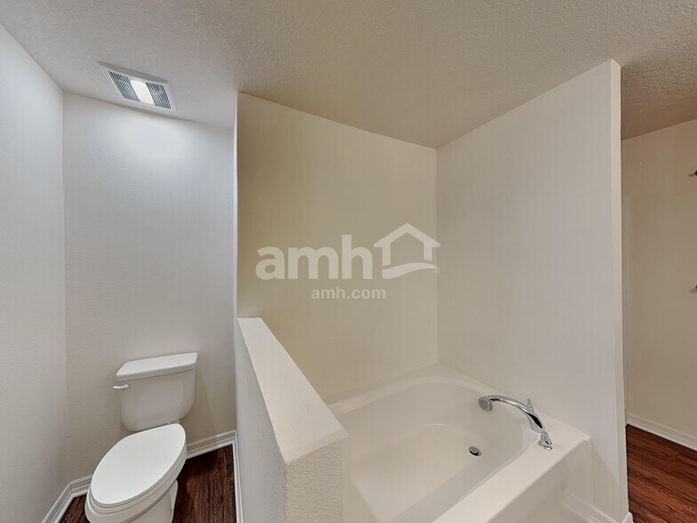 Building Photo - 816 Chatham Walk Dr