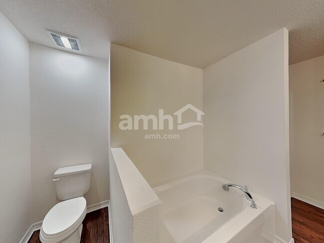 Building Photo - 816 Chatham Walk Dr