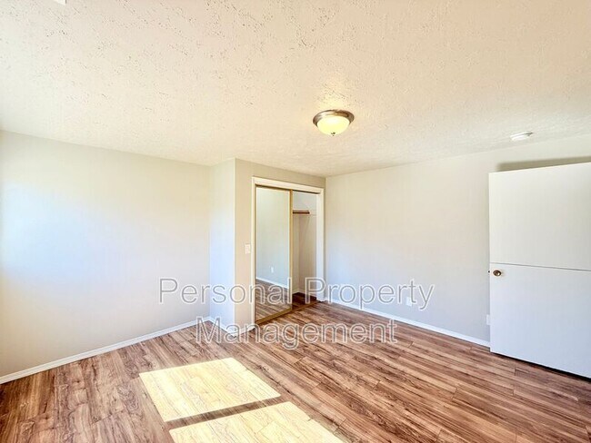 Building Photo - 4603 NE 122nd Ave