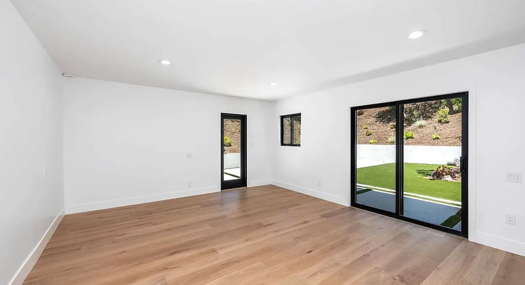 Building Photo - 17163 Clemons Dr