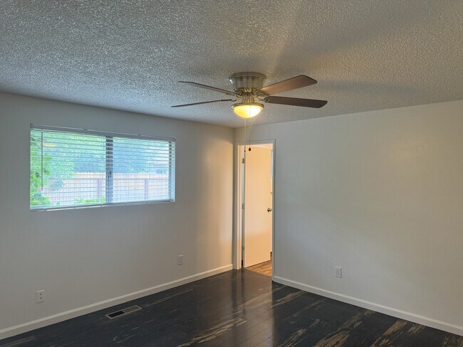 Building Photo - 2460 Brookside Way