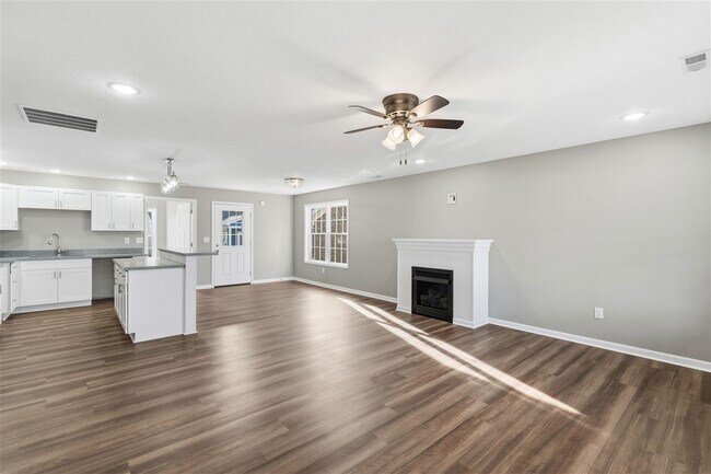 Building Photo - 15 Paislynne Ct