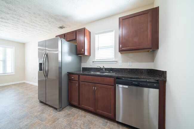 Building Photo - 5788 Sandy View Dr
