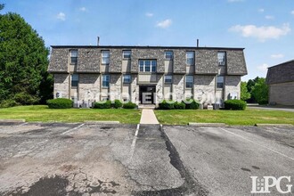 Building Photo - 811 Hilltop Ln