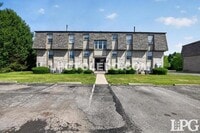 Building Photo - 811 Hilltop Ln