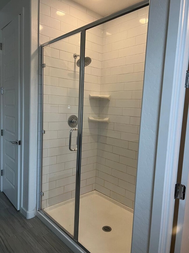 Building Photo - 9922 E Tahoe Ave