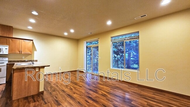 Building Photo - 3612 NE 81st Cir