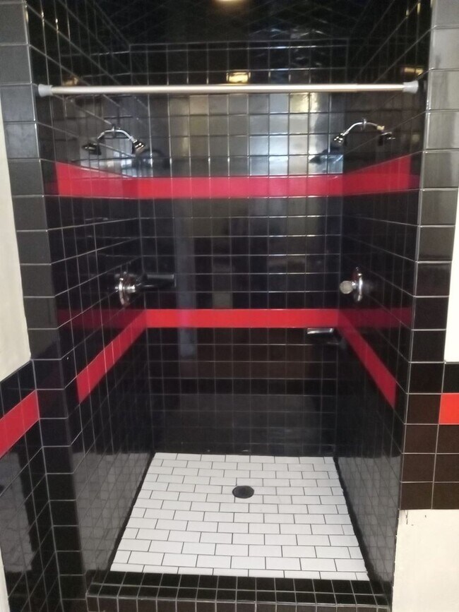 Building Photo - 957 SE Stephens St