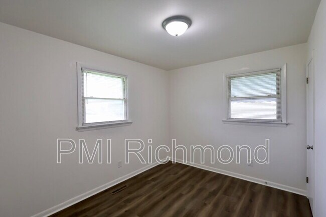 Building Photo - 1806 Powhatan St