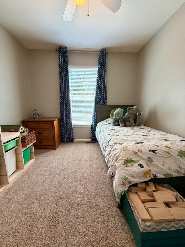 Building Photo - Stunning 3-Bedroom/1.5 Bathroom Townhouse in Perkasie! Available Mid July!