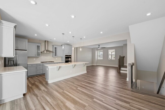 Building Photo - Gorgeous Aria at the Park 3 Bedroom Townhouse!