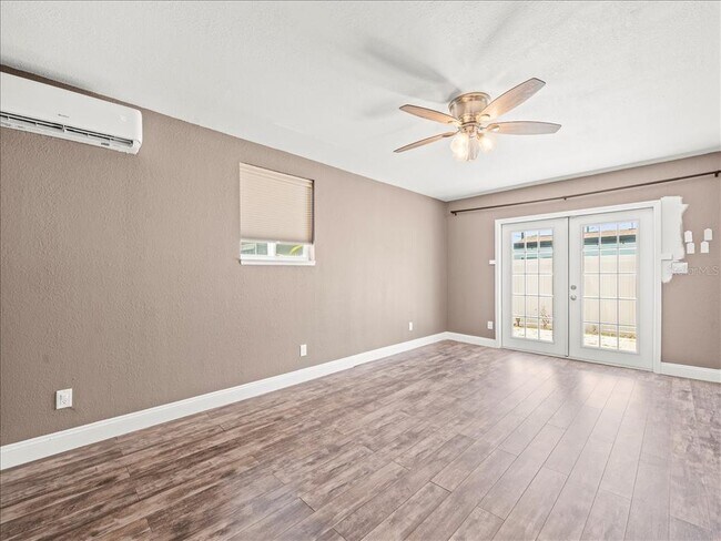 Building Photo - 2200 Capri Dr