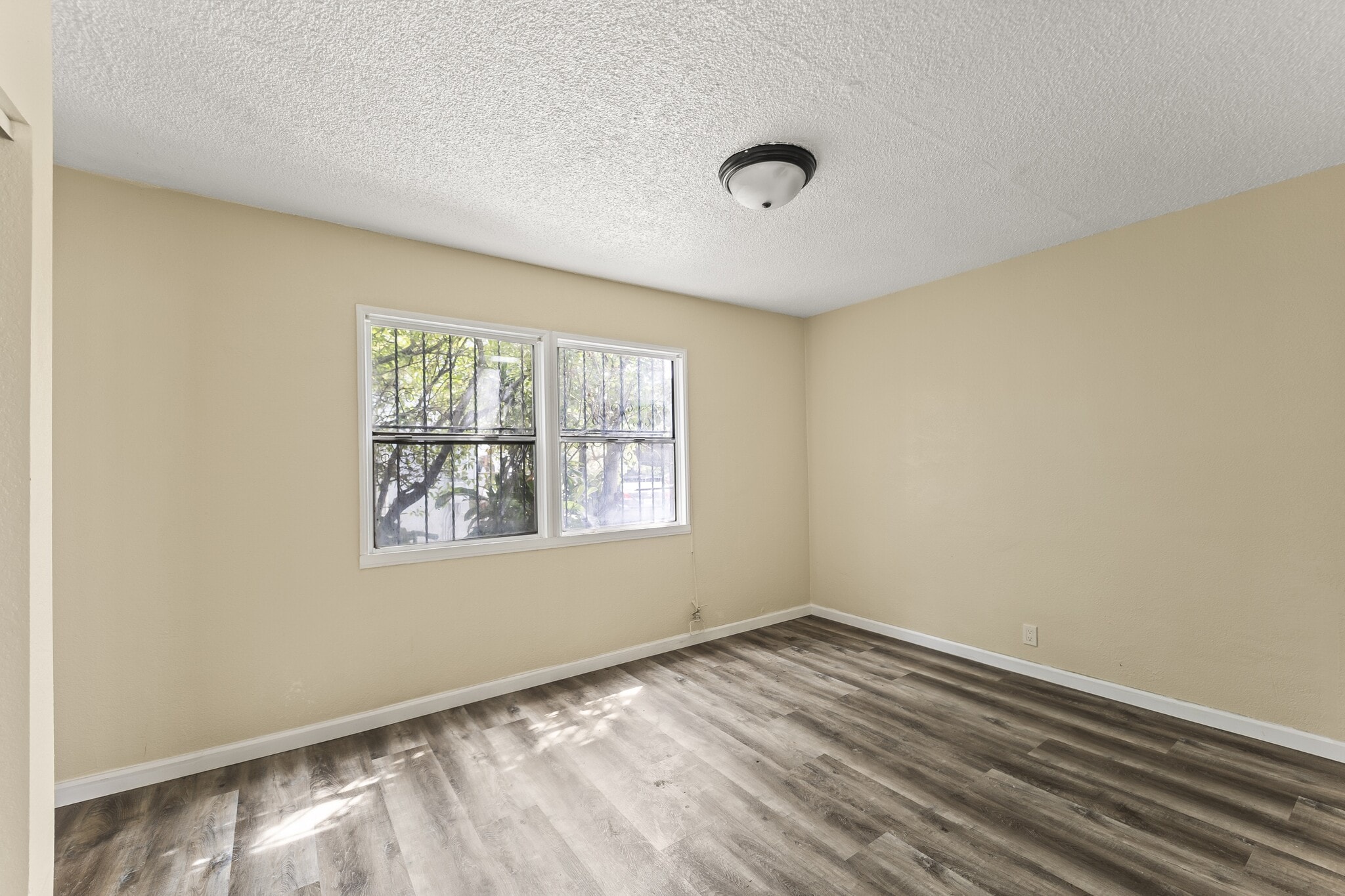 Building Photo - 2965 S Rimpau Blvd