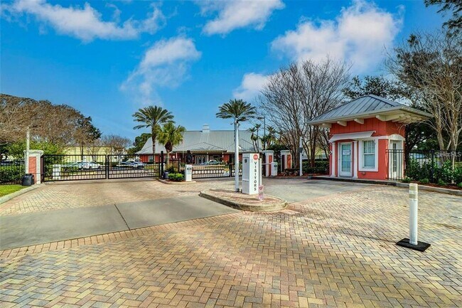 Building Photo - 166 Pompano Dr SE