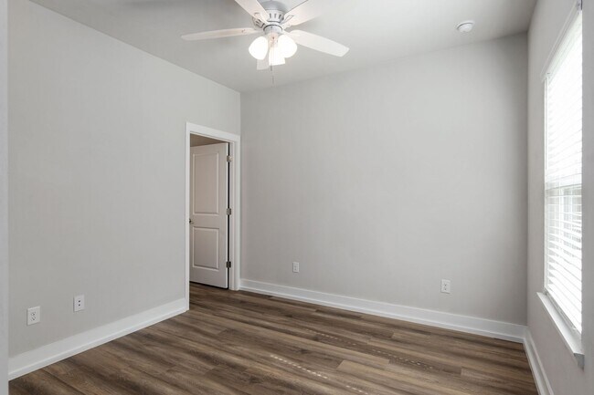 Building Photo - Stunning Brand-New 3-Bedroom, 3-Bathroom H...